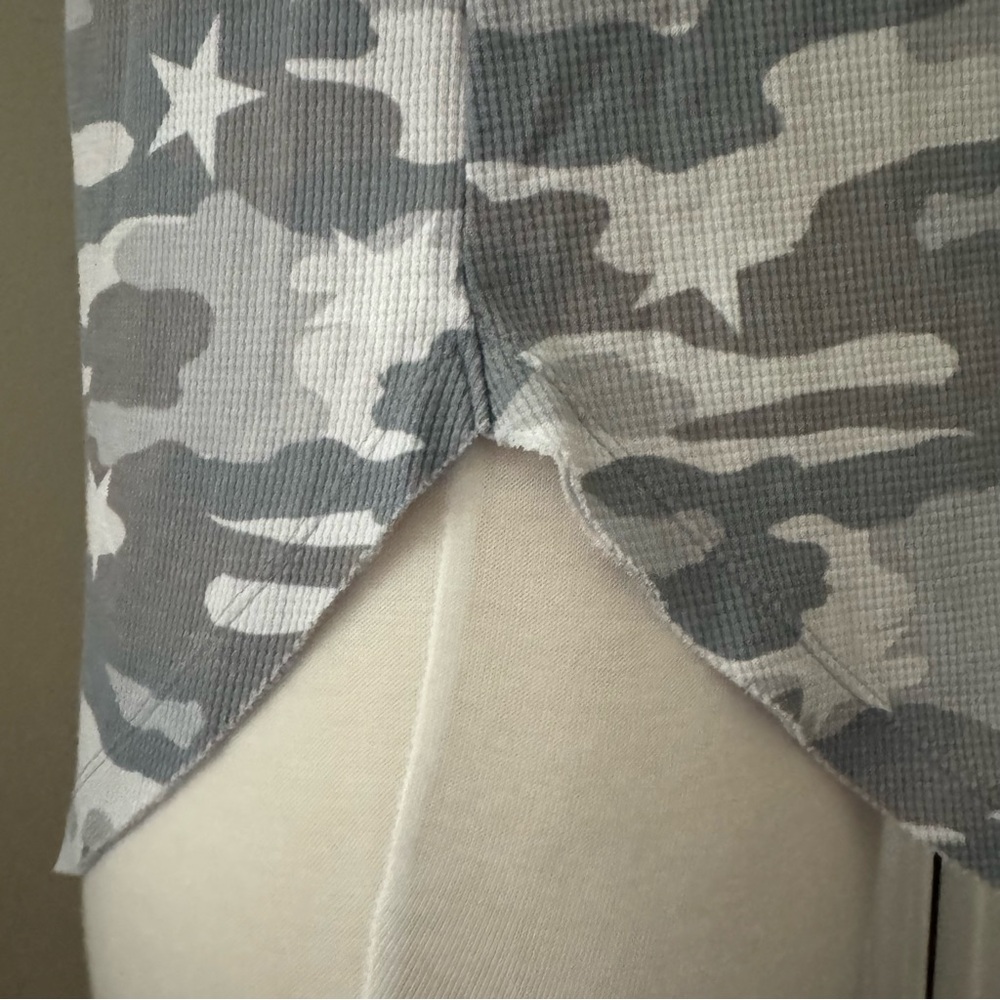 🍀 Lucky Brand Camo Thermal Tee - Picture 4 of 7